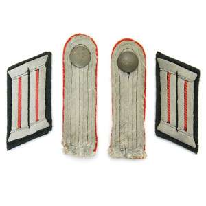 A set of tabs and shoulder straps of Lieutenant of artillery Wehrmacht