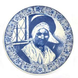 Massive decorative plate with the image of the old woman