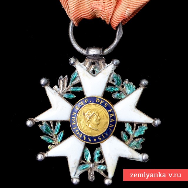 Mark of the Legion of honour of the period of the First Empire with an overlay for the wound (?)