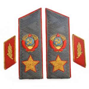 Shoulder straps and buttonholes with overcoat of Soviet Marshal Grechko