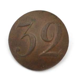 Button regimental number "32"