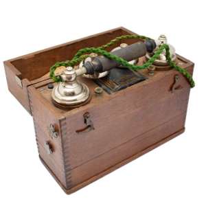 A field telephone with the inductor call the company "L. M. Erikson and"