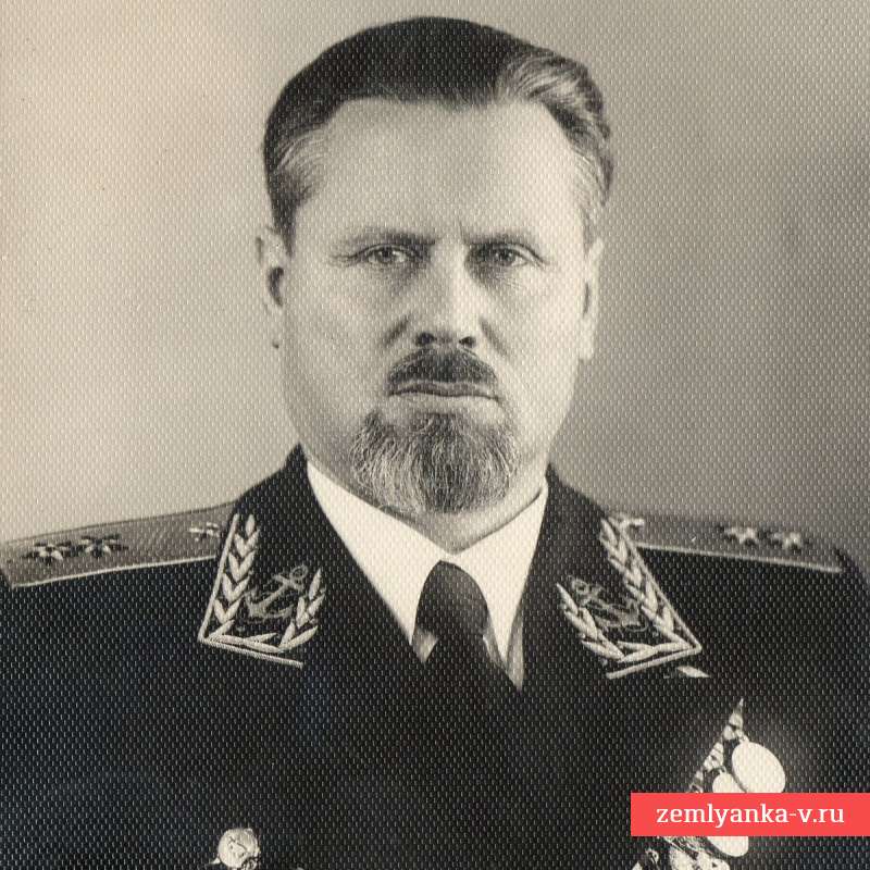 Rare photos of Vice-Admiral A. Frolov with the order of Nakhimov 1 tbsp.