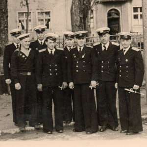 Photo of officers of the Soviet Navy Dirk