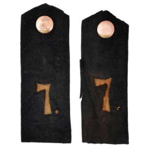 A pair of shoulder straps of a sailor of the 7th naval crew REEF