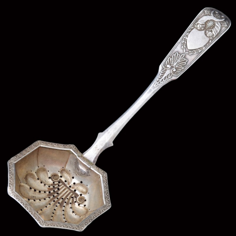 Spoon-tea strainer silver, 1838