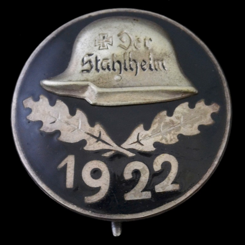 Membership badge of the organization "Steel helmet" with the date 1922.