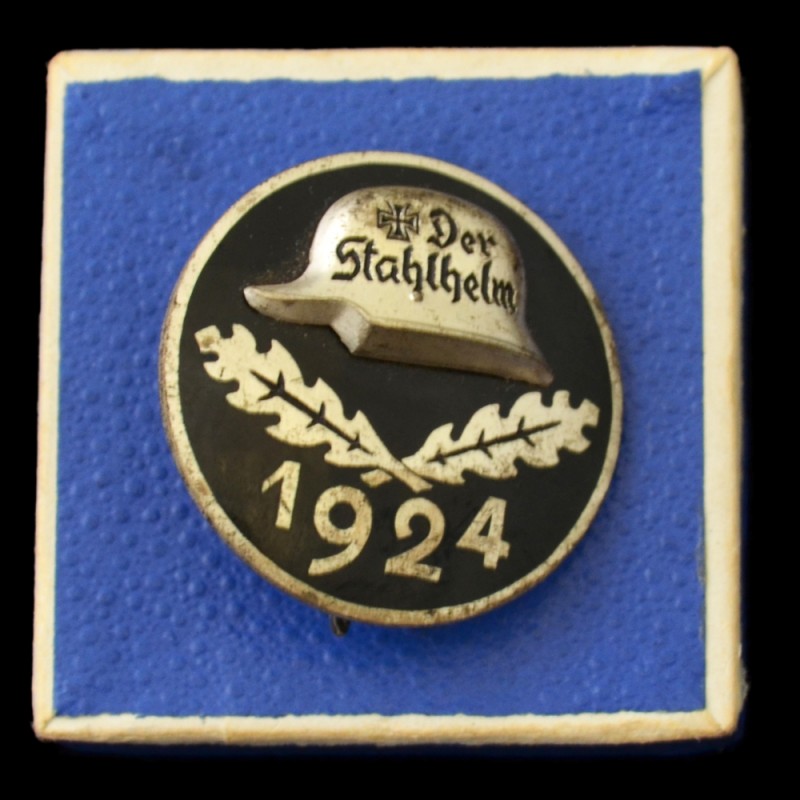Membership badge of the organization "Steel helmet" with the date 1924