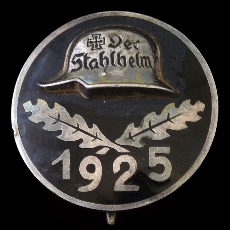 Membership badge of the organization "Steel helmet" with the date 1925.