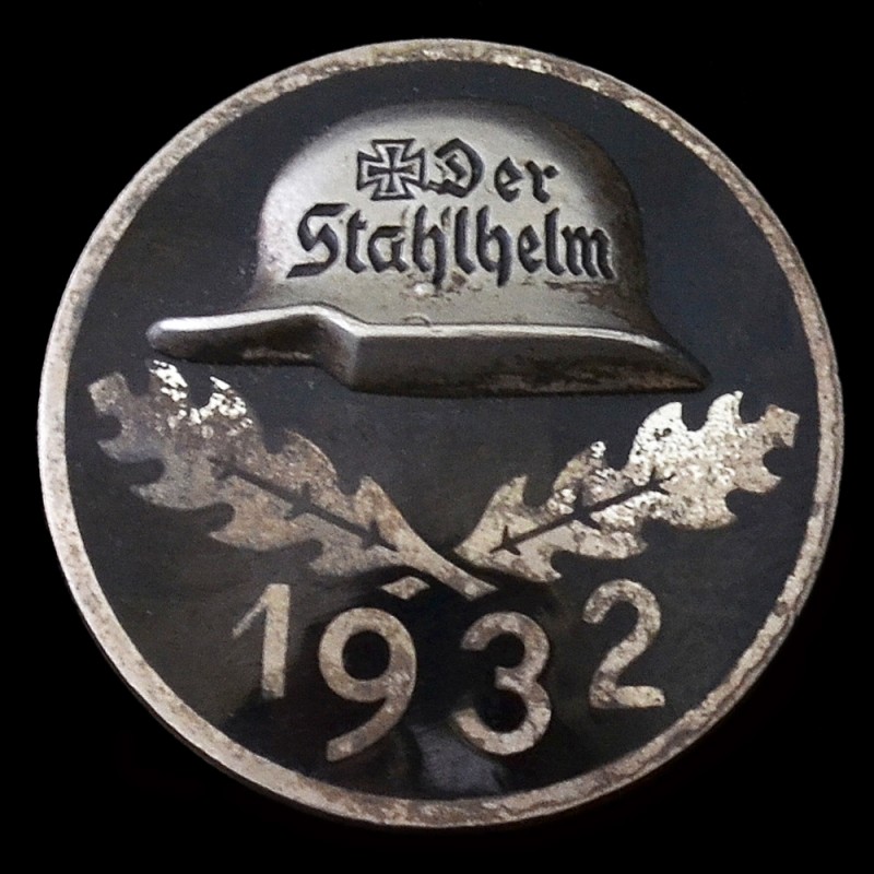 Membership badge of the organization "Steel helmet" with the date 1932