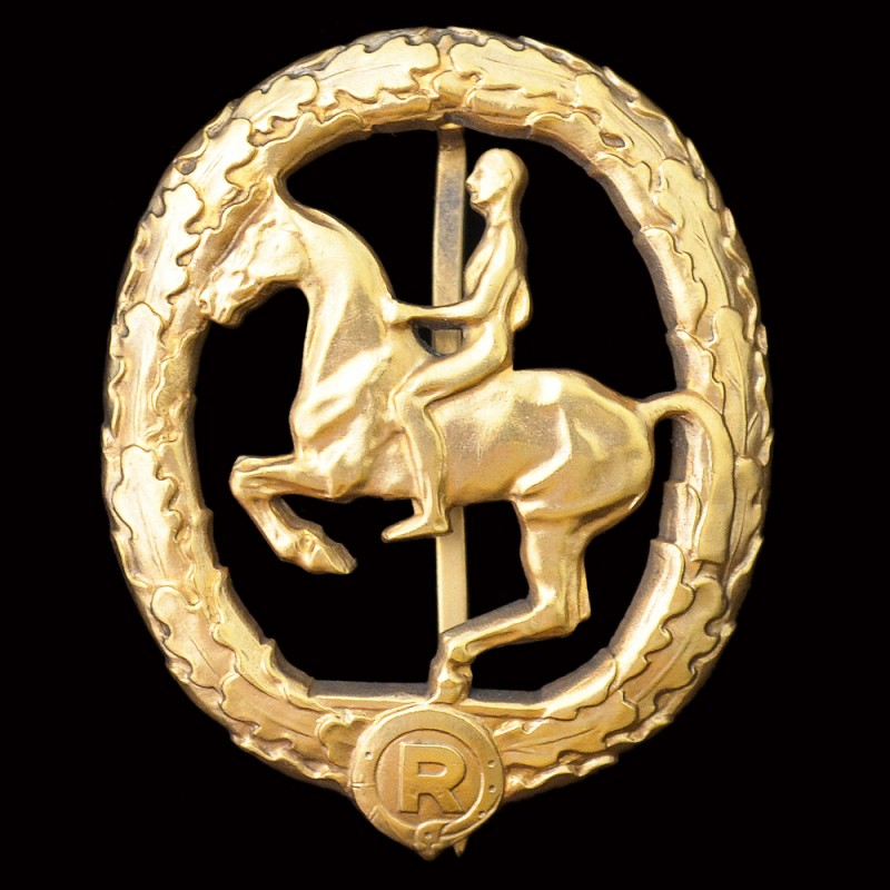 The sign of the German rider in gold