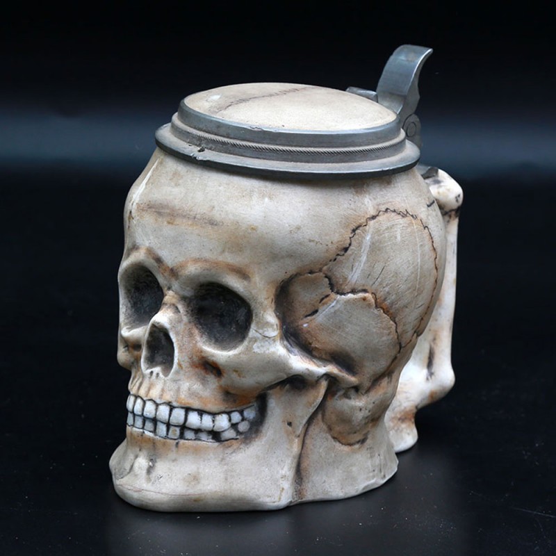 Beer mug, made in the form of a skull