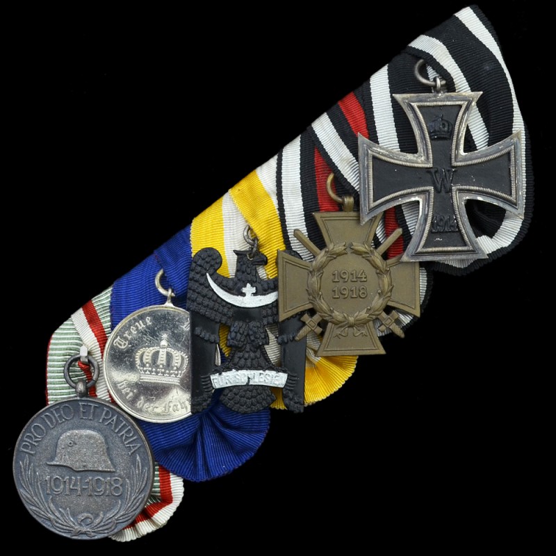 Shoe with award-winning participant of the First world war, the option to be worn on the dress coat