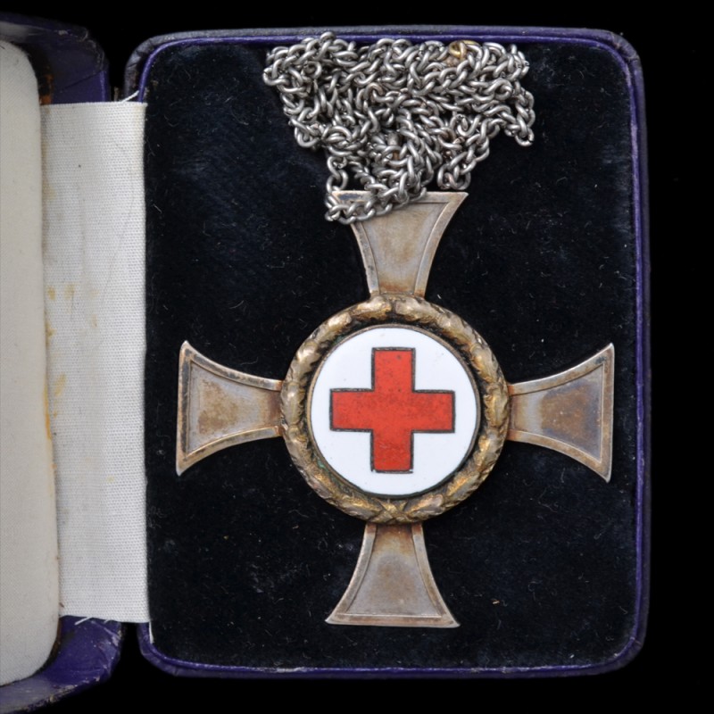 Cross nurse DRK type 1 in original case