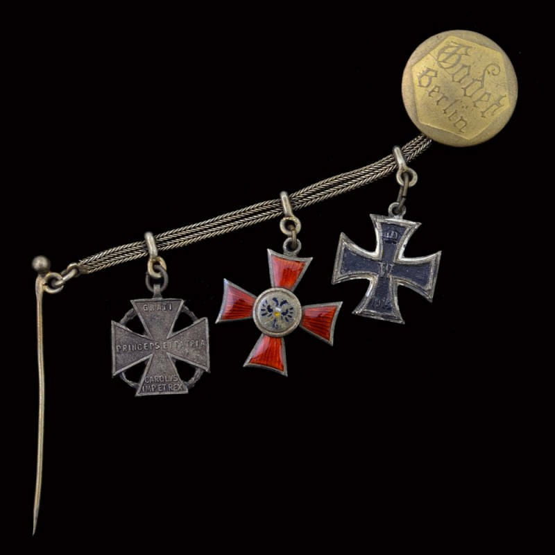 Chain of miniatures lübeck soldier Godet