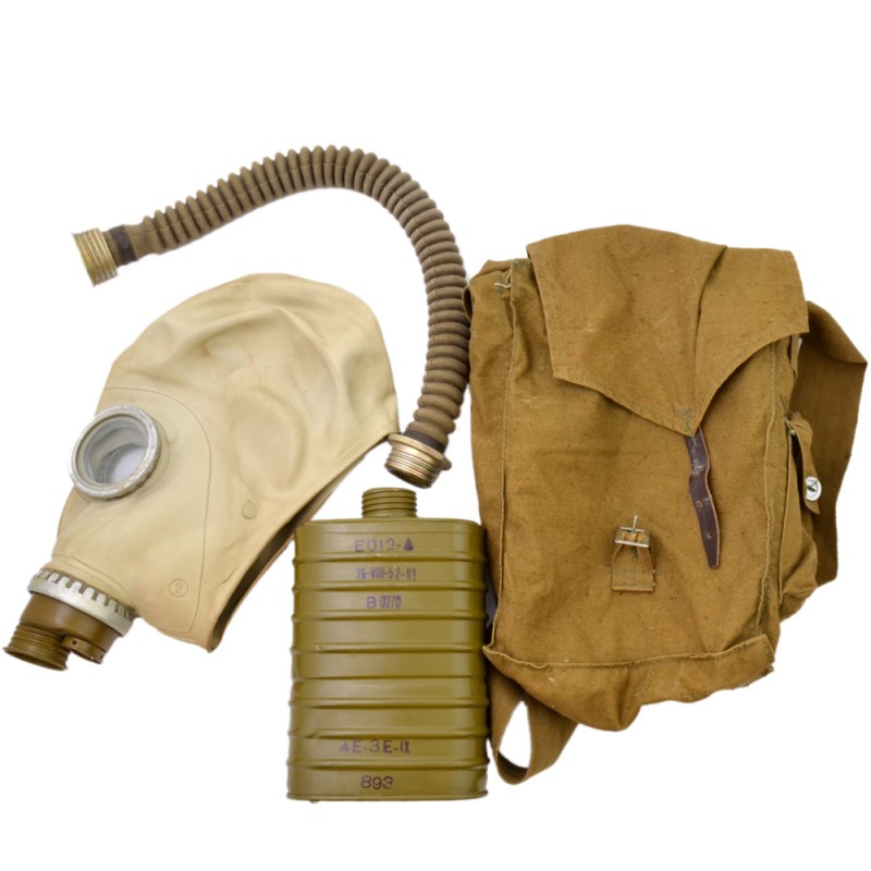 Gas mask-army with a rare type of filter