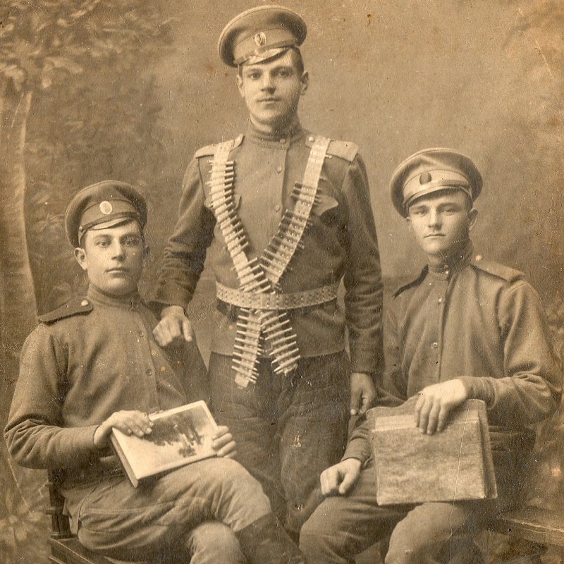 Photo of revolutionary soldiers, 1917