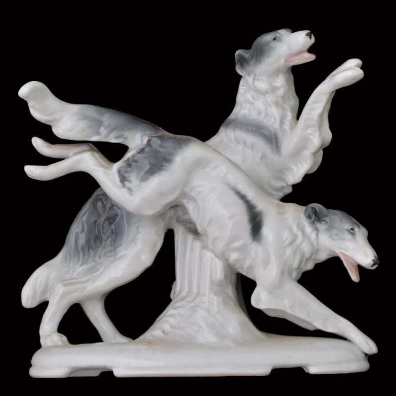 Porcelain sculpture of "Hounds and greyhounds"