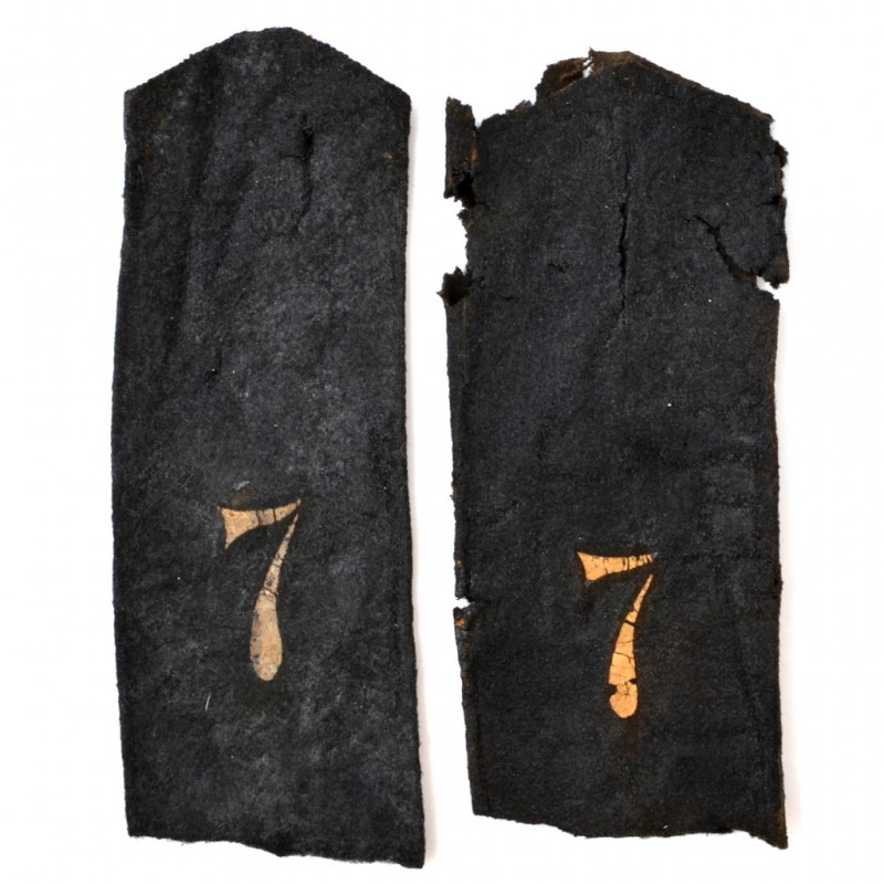 A pair of shoulder straps of a sailor of the 7th naval crew REEF