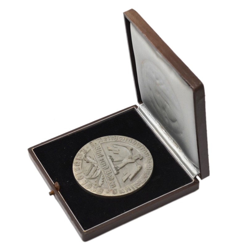 Large silver medal of the "Blood and soil" in box, 1939