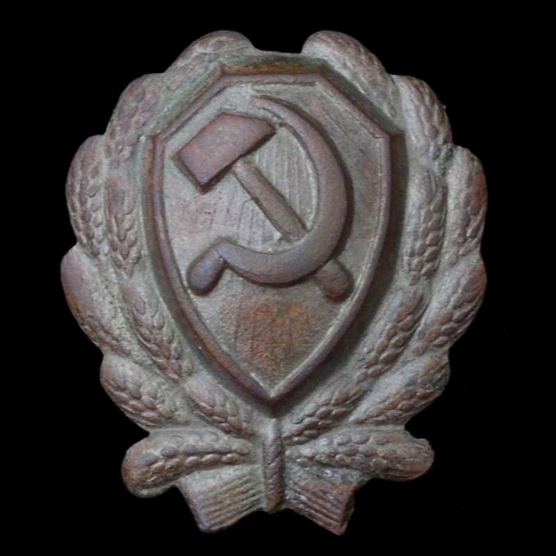 The badge is an ordinary employee of RKM 1923
