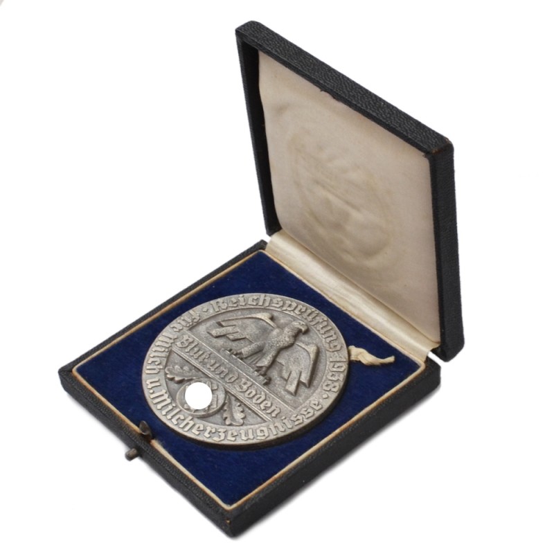 Large silver medal of the exhibition "Blut und Boden" in 1938, in box