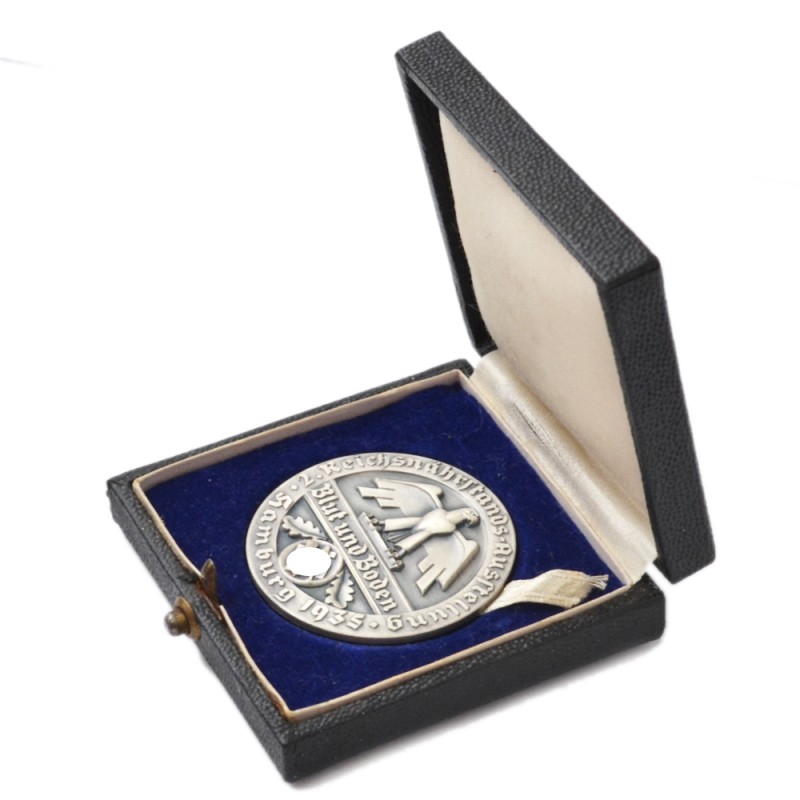 Small silver medal of the exhibition "Blut und Boden" of 1935, in box