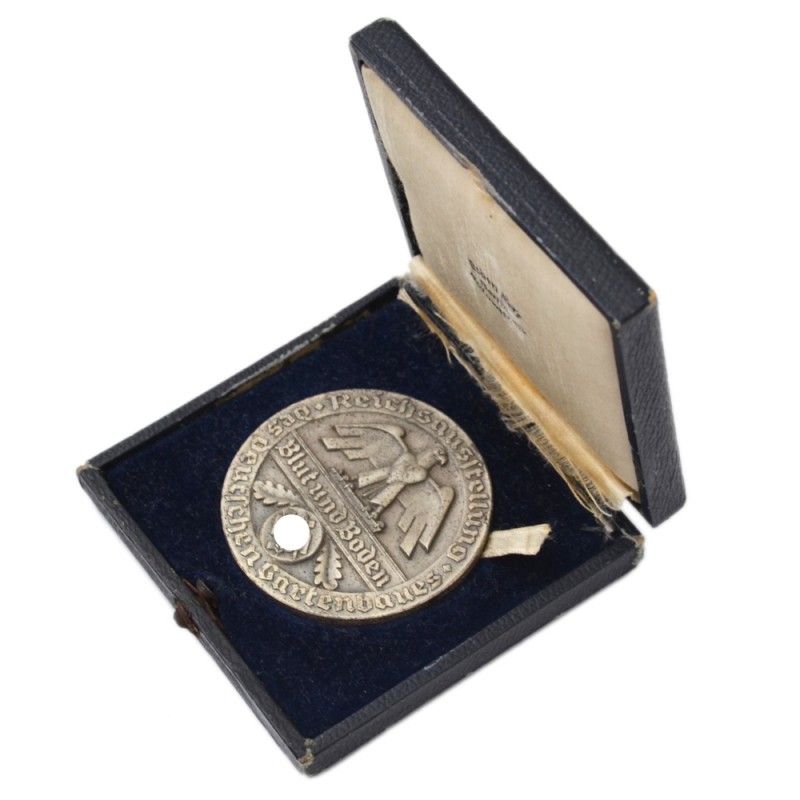 Large silver medal of the organization "Blut und Boden" for dog breeding