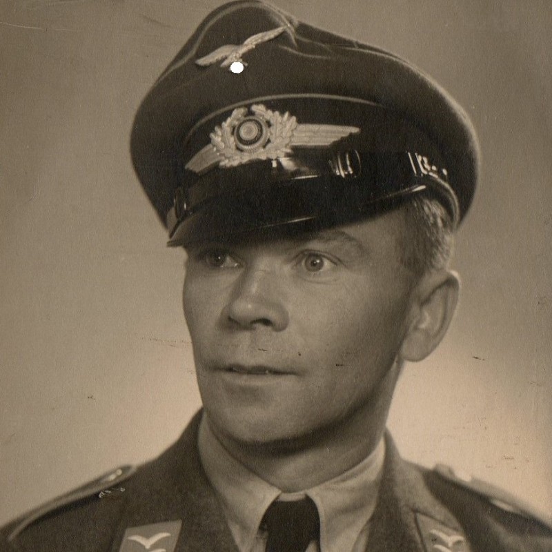 Portrait photo of the chief corporal of the Luftwaffe