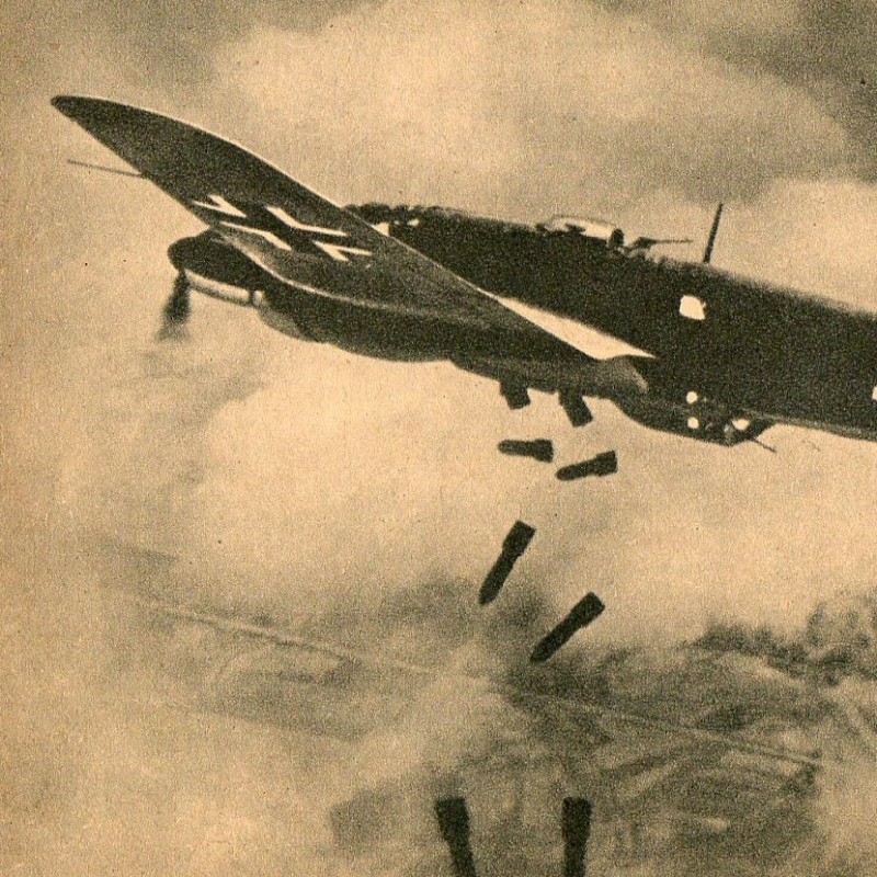 Postcard "German bomber during bombing"