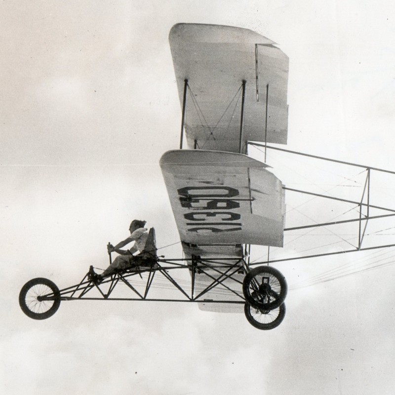 Press photo airplane flight in 1910 at the air races in Miami in 1939