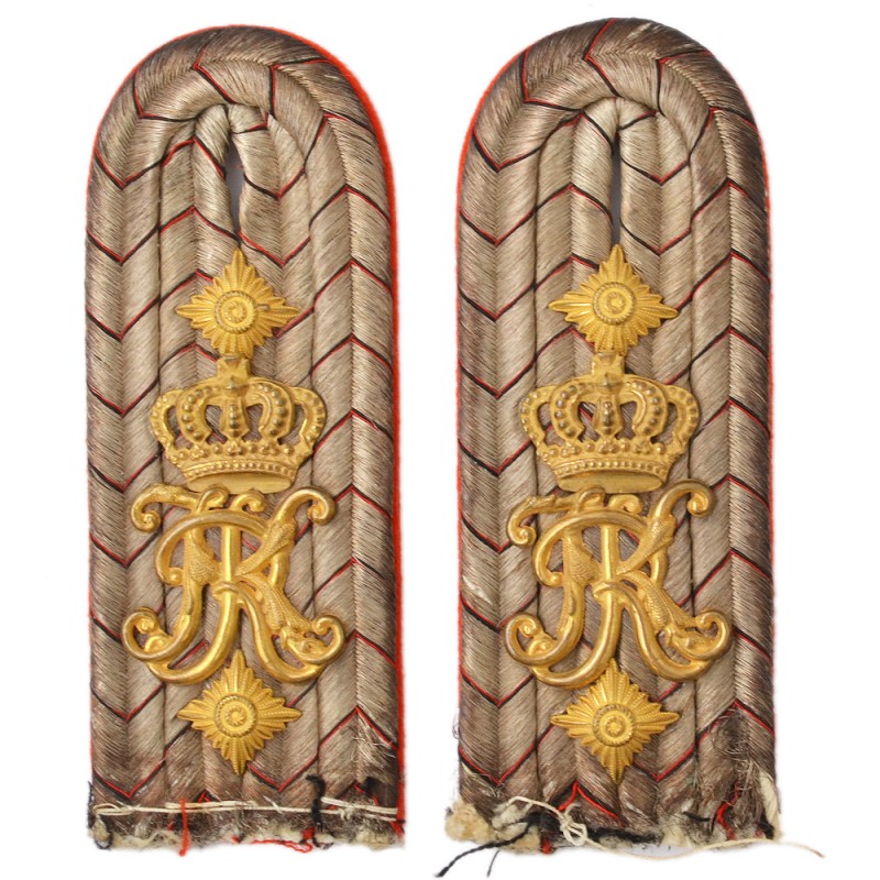 Shoulder boards of the captain of the grenadier regiment of King Charles (5th Württemberg) No. 123