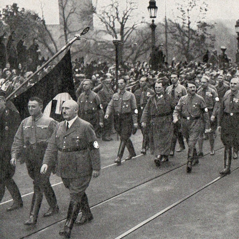 Postcard from the series "Adolf Hitler": "Repetition of the historic march of 1923"
