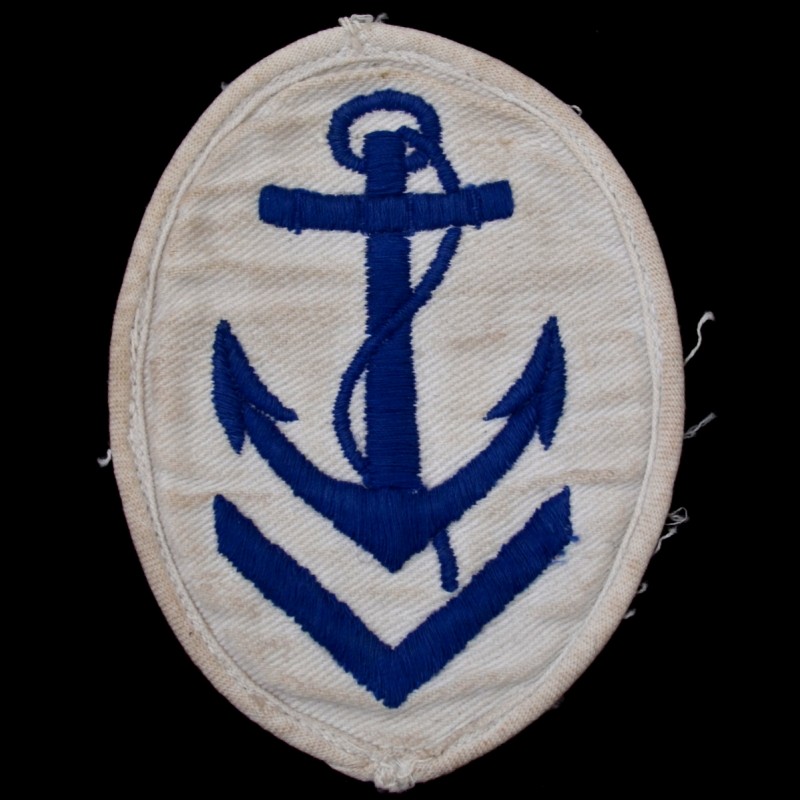 Arm patch on the white uniform of the senior boatswain of the Kriegsmarine