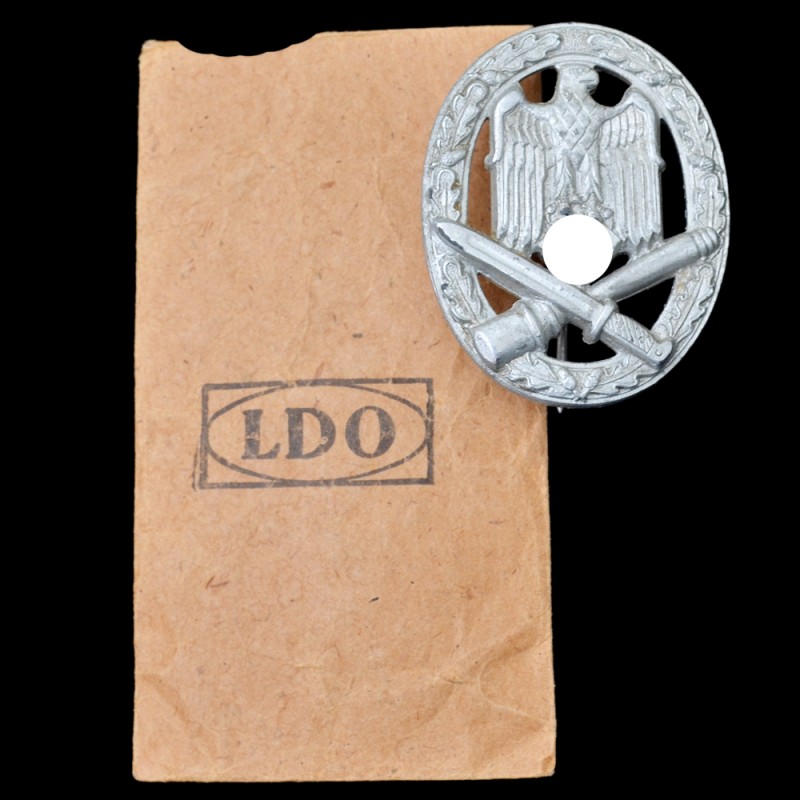 Badge for an assault attack, the so-called "bayonet-grenade" in silver in the LDO package, brand W