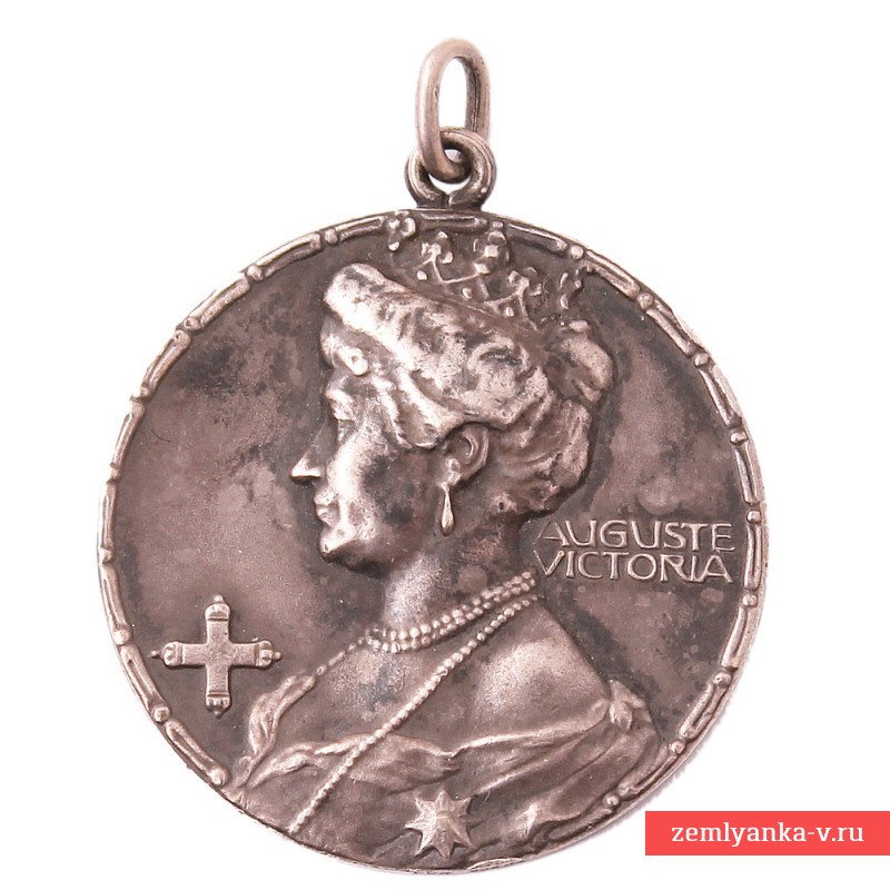 Commemorative Medal of the Red Cross in 1914 with the profile of the Empress Augusta Victoria