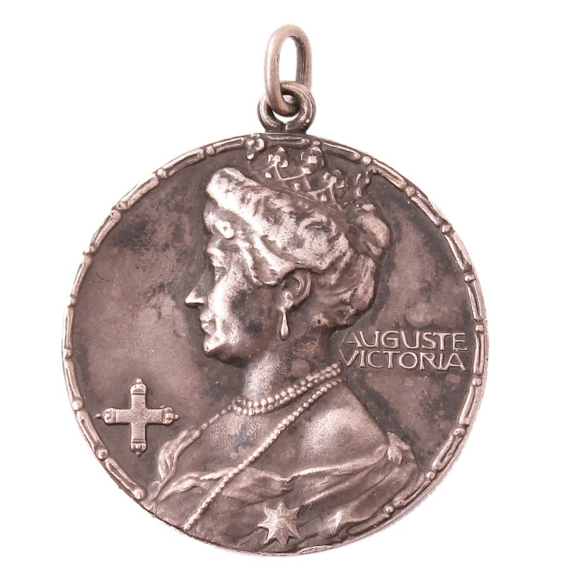 Commemorative Medal of the Red Cross in 1914 with the profile of the Empress Augusta Victoria