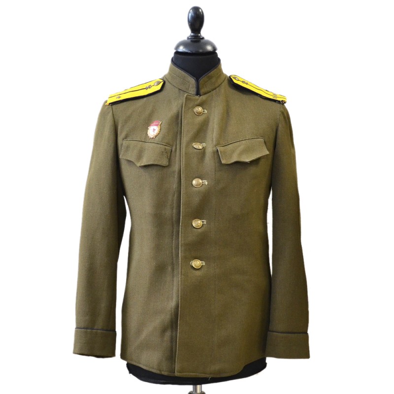 Tunic of the lieutenant of the electrical service of the Red Army of the sample of 1943