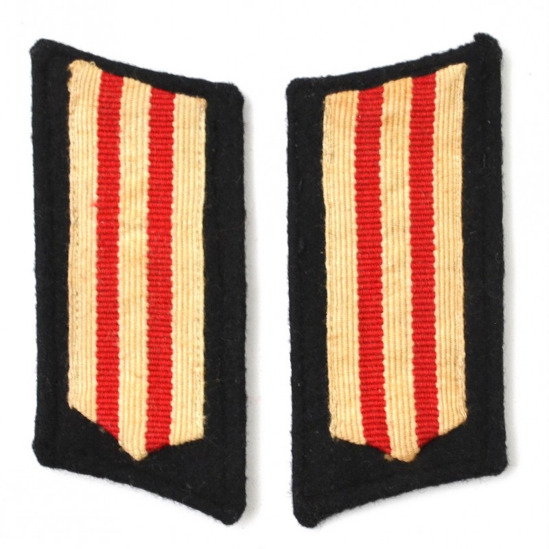 Buttonholes of an employee of the FAD labor service with the rank of Feldmeister-Obertrupfuhrer