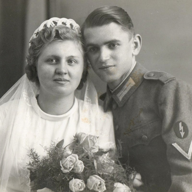 Wedding photo of an ordinary Wehrmacht liaison officer