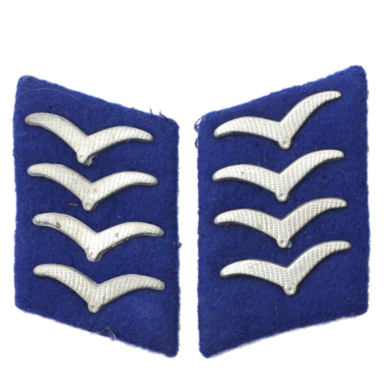 Buttonholes of a staff or haupt-corporal of the Luftwaffe medical service