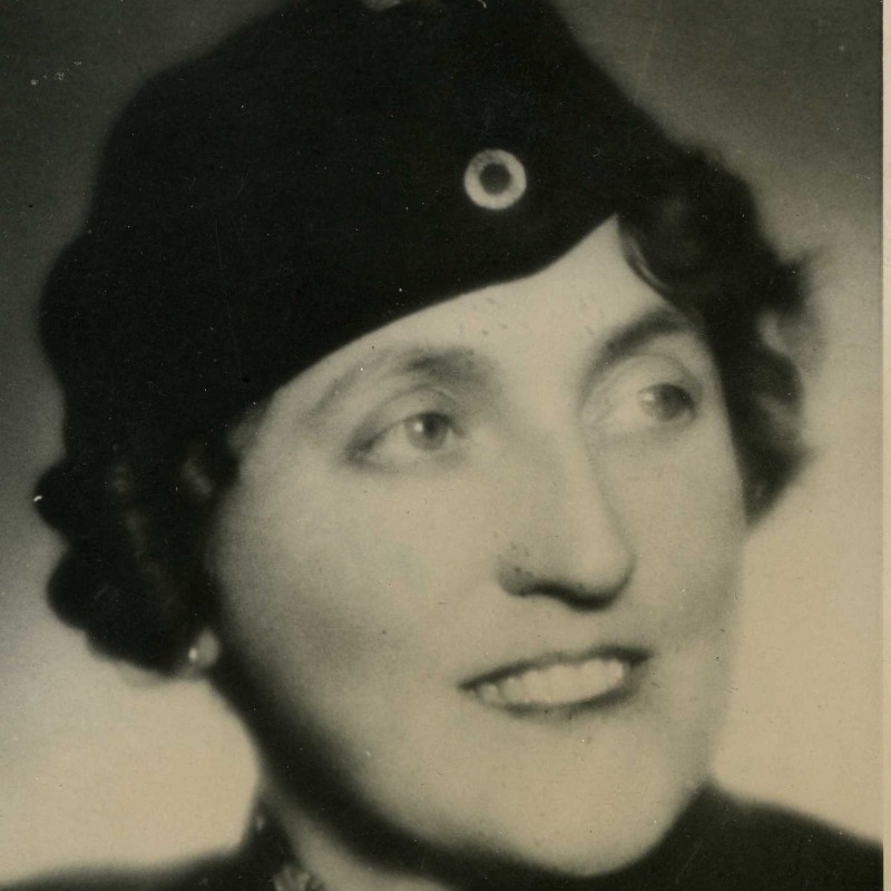 Photo of a Reichsbahn employee in a service uniform