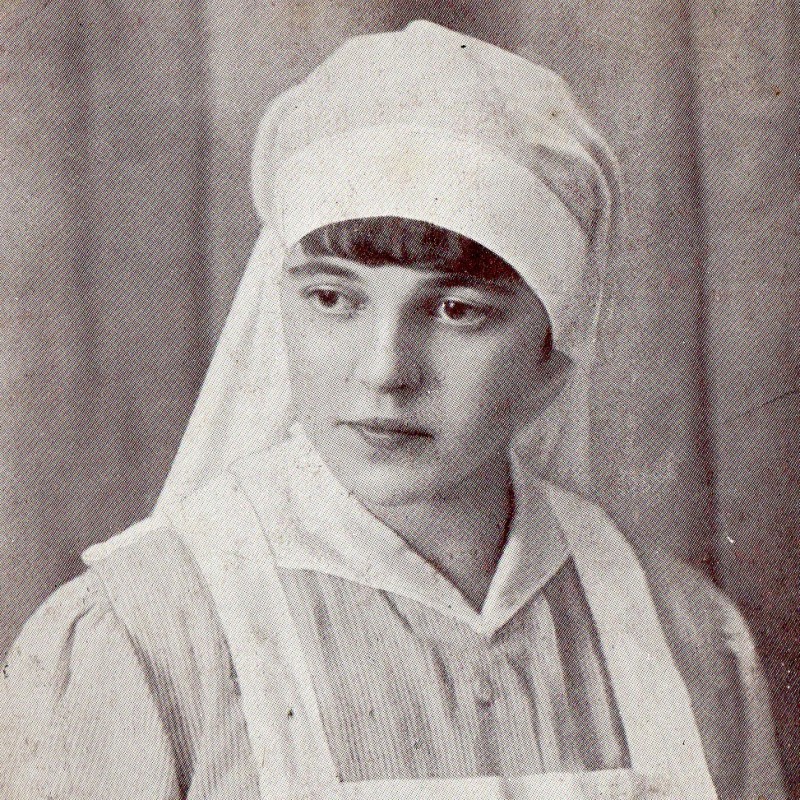 Postcard "Sister of Mercy"