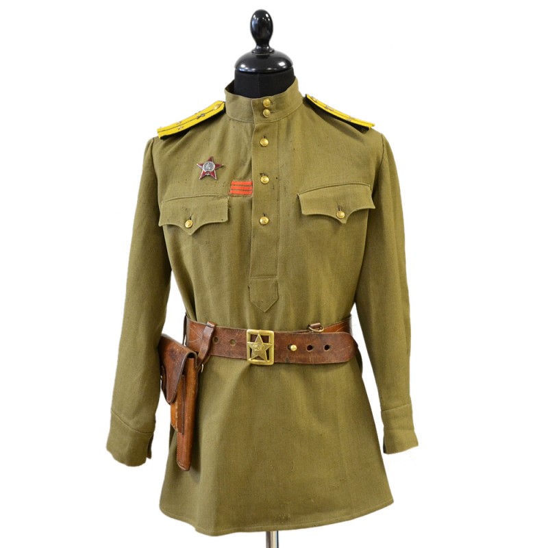 The tunic of a lieutenant of the Red Army sapper units of the 1943 model