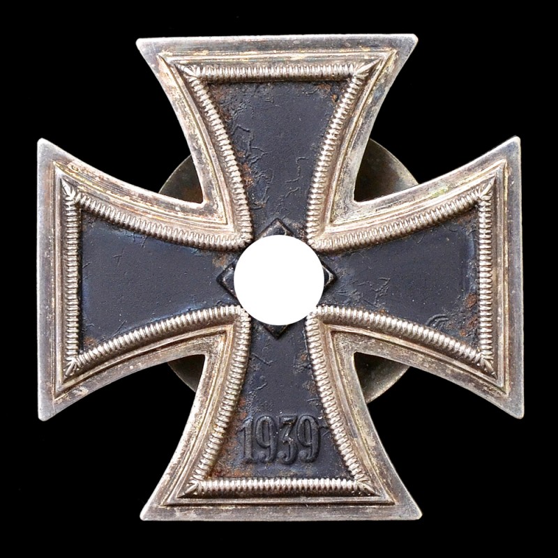 Iron Cross of the 1st class of the 1939 model, brand L58, on the twist