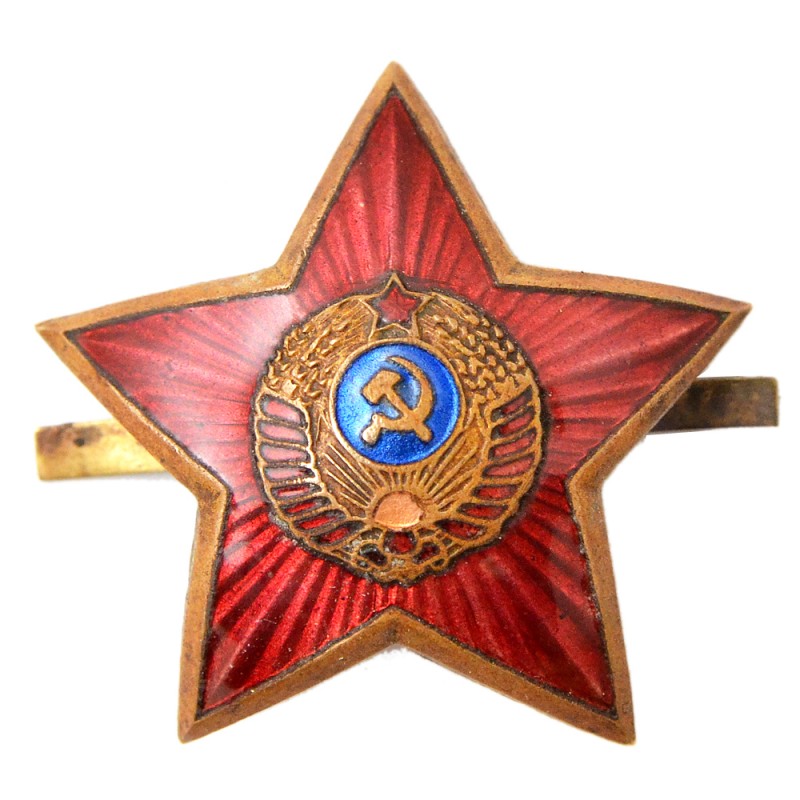 The star on the RCM cap of the 1946 model