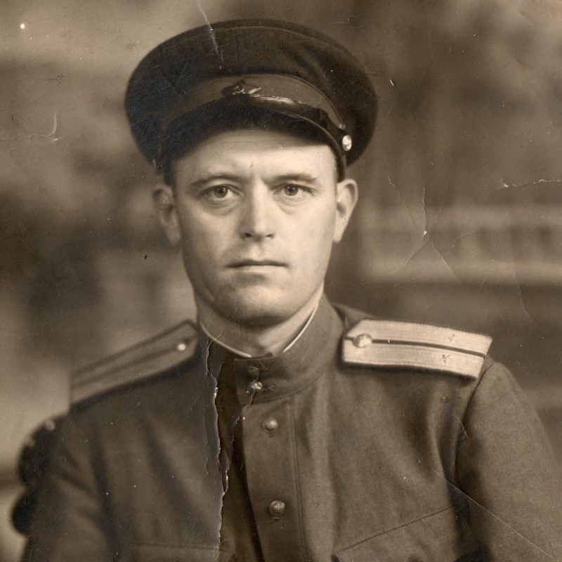 Photo of a Red Army infantry lieutenant, 1945