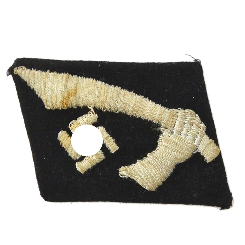 Buttonhole from the tunic of the lower rank of the 13th Croatian Mountain Infantry Division SS "Khanjar"