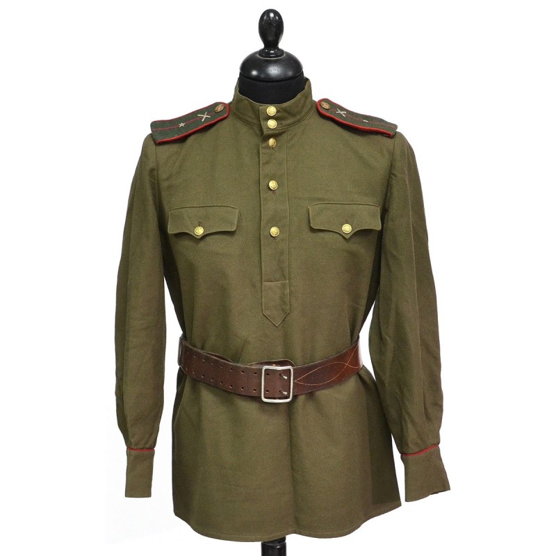 Improved tunic of junior lieutenant of artillery of the Red Army, model 1943
