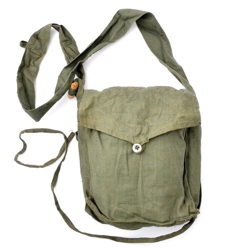 The bag for the MT-4 gas mask, 1945